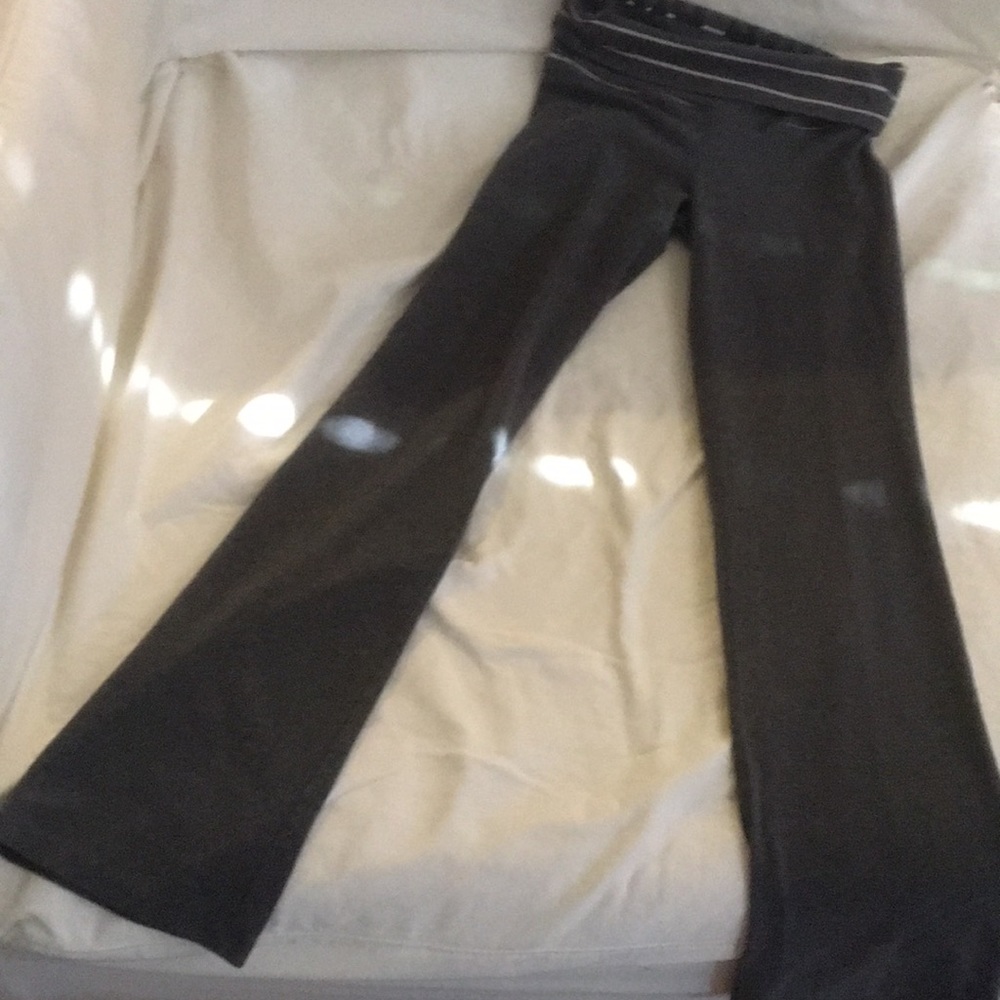 Victoria’s Secret PINK yoga pants “LOVE PINK”